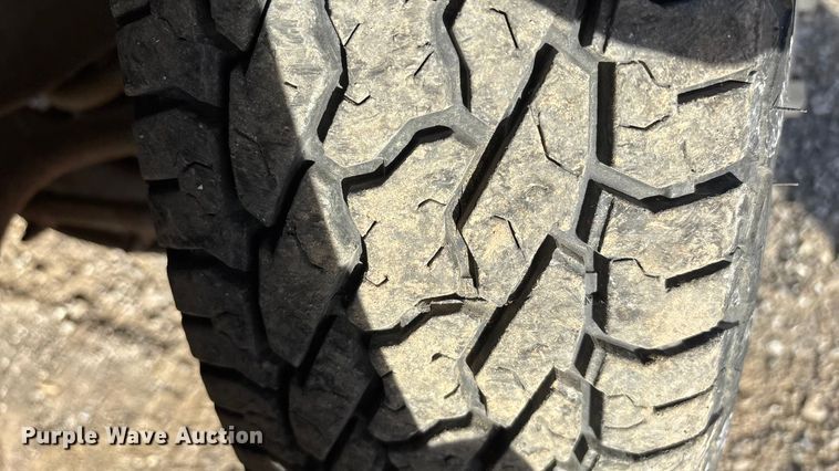 image for item ED2382 2000 Chevrolet C3500 Crew Cab dump bed pickup truck