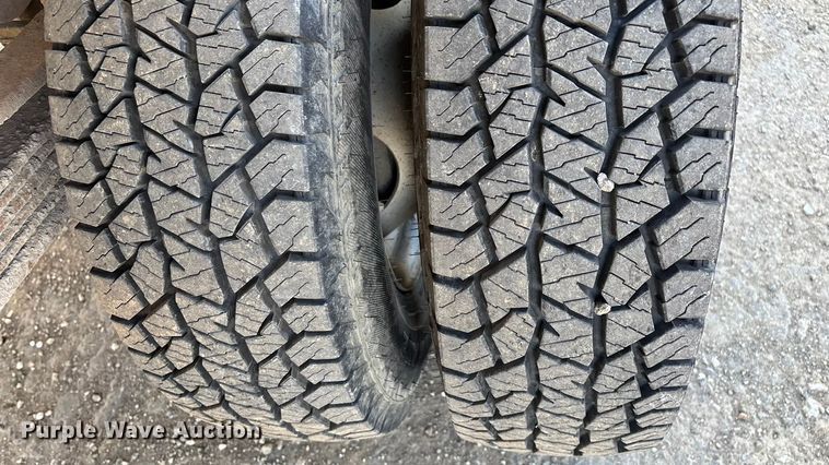 image for item ED2382 2000 Chevrolet C3500 Crew Cab dump bed pickup truck