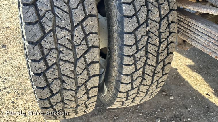 image for item ED2382 2000 Chevrolet C3500 Crew Cab dump bed pickup truck