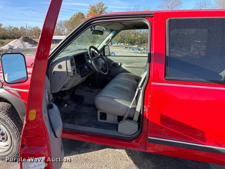 image for item ED2383 1996 Chevrolet K3500 Crew Cab pickup truck