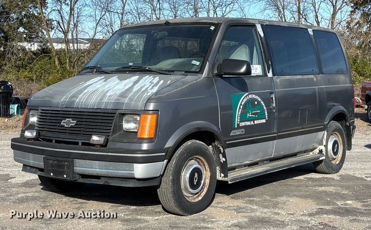 image for item ED2385 1990 Chevrolet Astro Van van