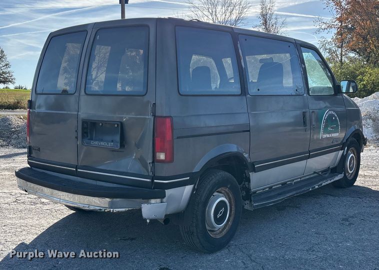 image for item ED2385 1990 Chevrolet Astro Van van