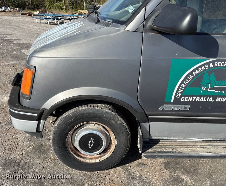 image for item ED2385 1990 Chevrolet Astro Van van