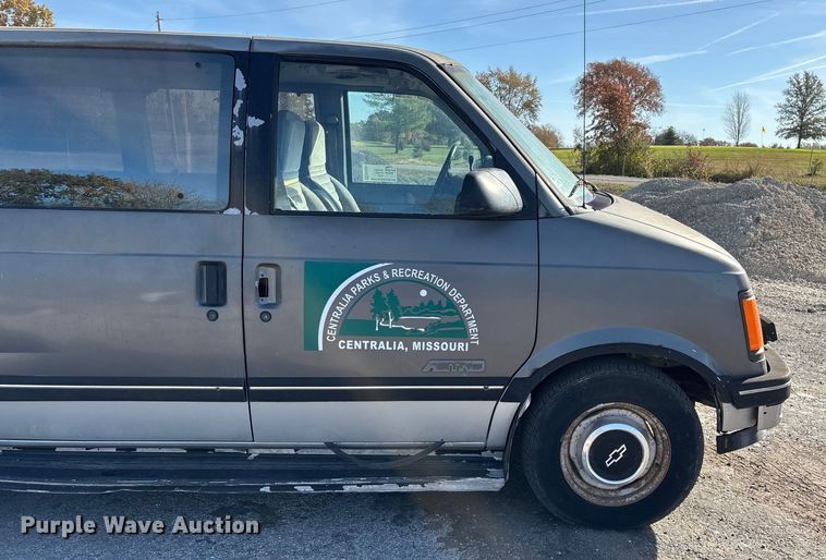 image for item ED2385 1990 Chevrolet Astro Van van