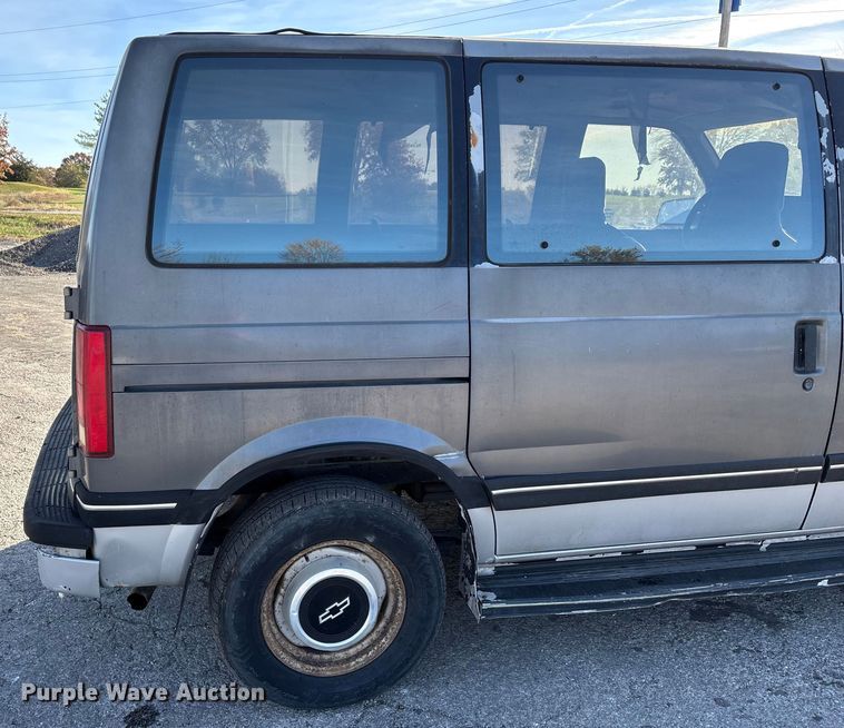 image for item ED2385 1990 Chevrolet Astro Van van
