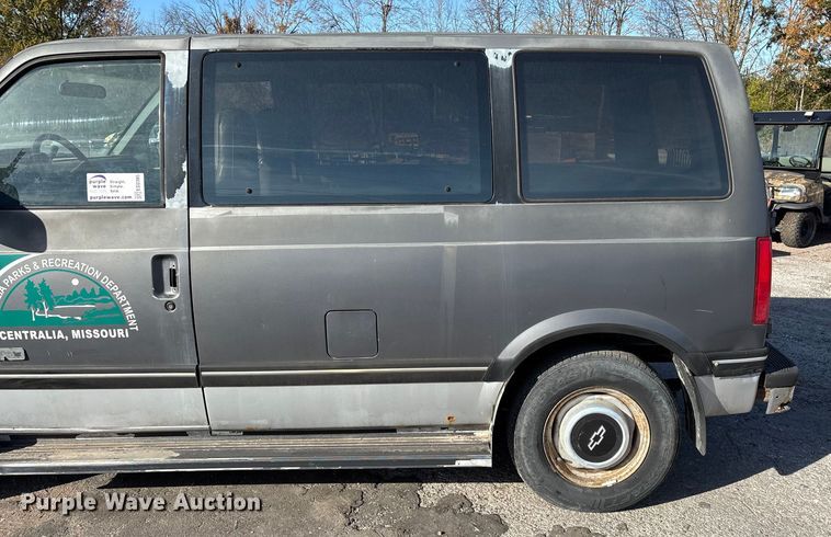 image for item ED2385 1990 Chevrolet Astro Van van
