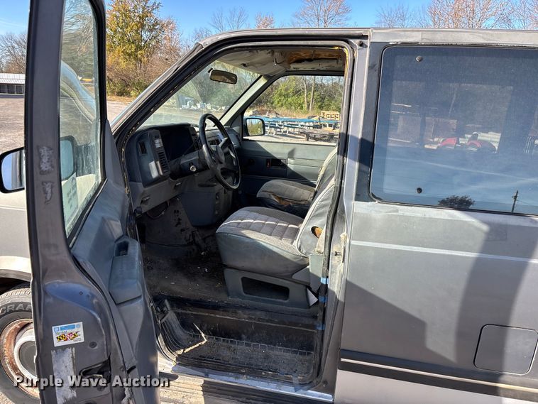 image for item ED2385 1990 Chevrolet Astro Van van