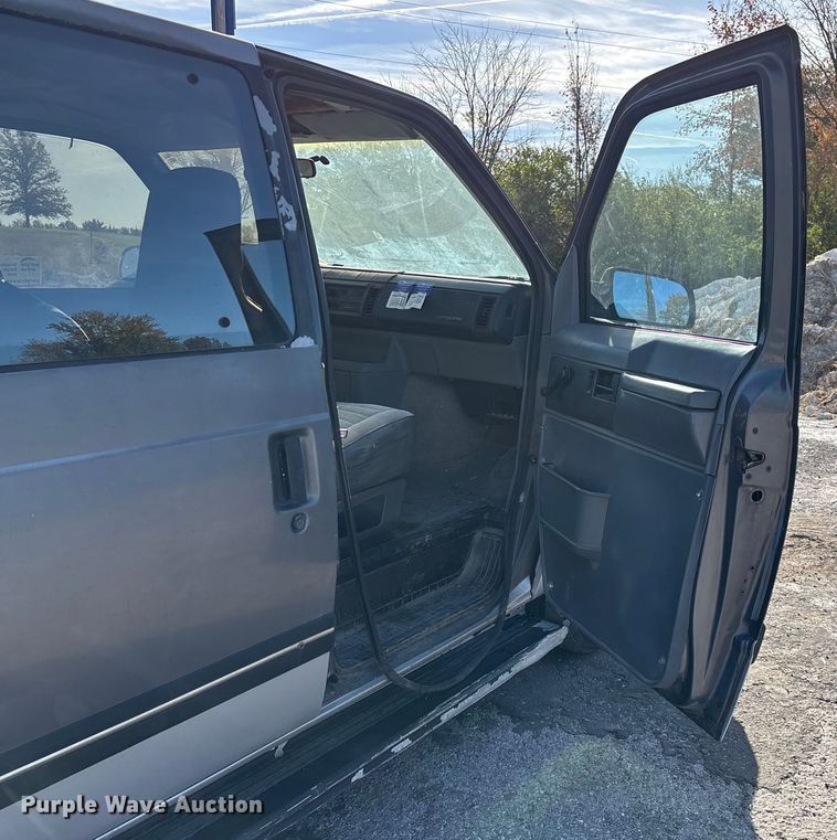 image for item ED2385 1990 Chevrolet Astro Van van