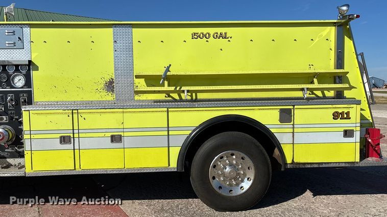 image for item ED2396 1977 Ford 9000 pumper fire truck