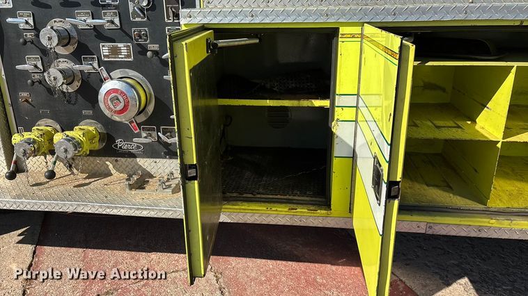 image for item ED2396 1977 Ford 9000 pumper fire truck