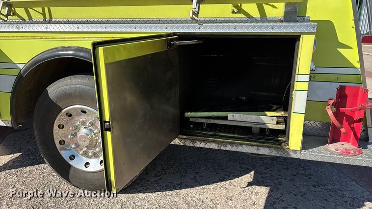 image for item ED2396 1977 Ford 9000 pumper fire truck