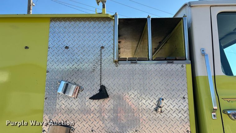 image for item ED2396 1977 Ford 9000 pumper fire truck