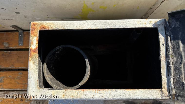 image for item ED2396 1977 Ford 9000 pumper fire truck