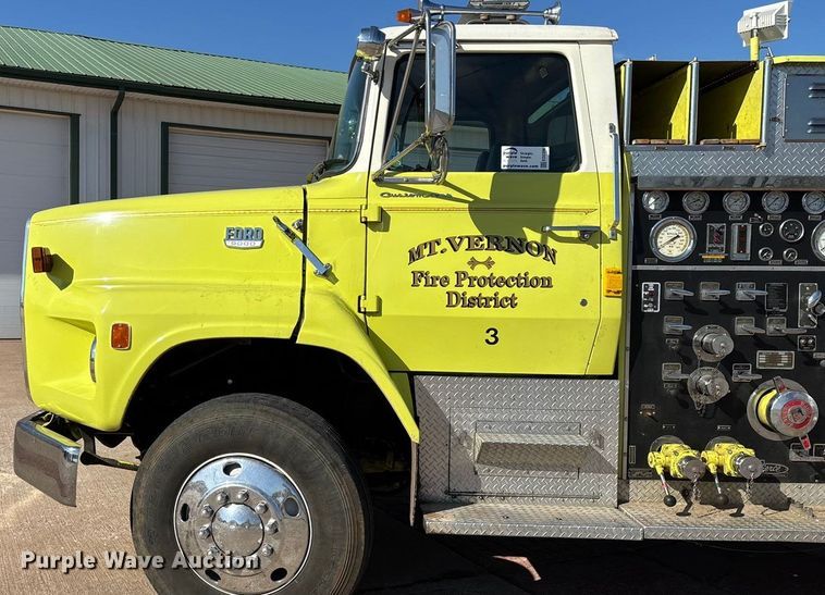 image for item ED2396 1977 Ford 9000 pumper fire truck
