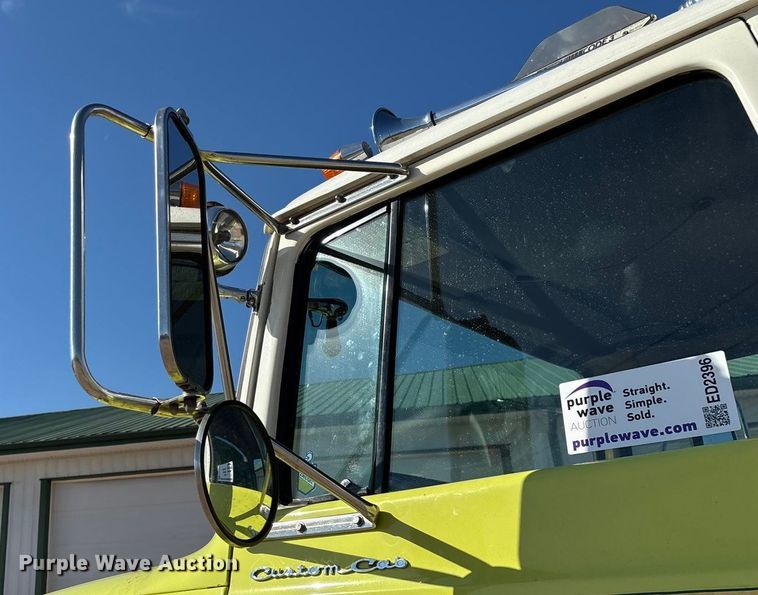 image for item ED2396 1977 Ford 9000 pumper fire truck