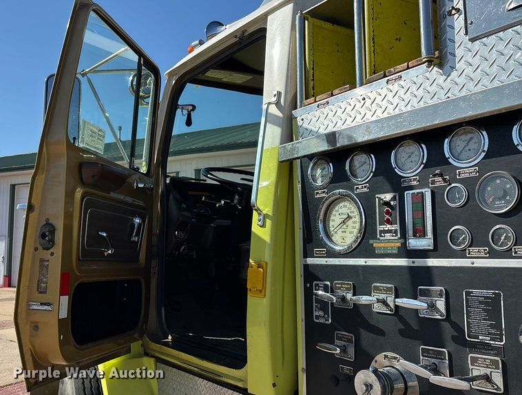 image for item ED2396 1977 Ford 9000 pumper fire truck