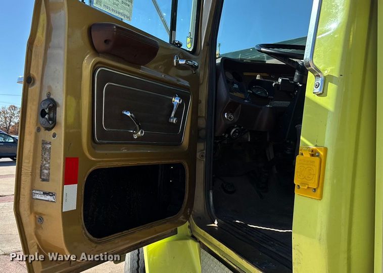 image for item ED2396 1977 Ford 9000 pumper fire truck