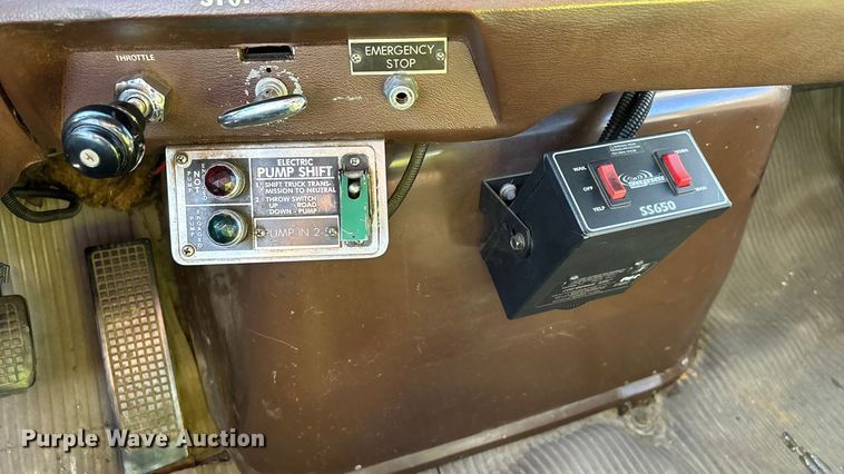 image for item ED2396 1977 Ford 9000 pumper fire truck