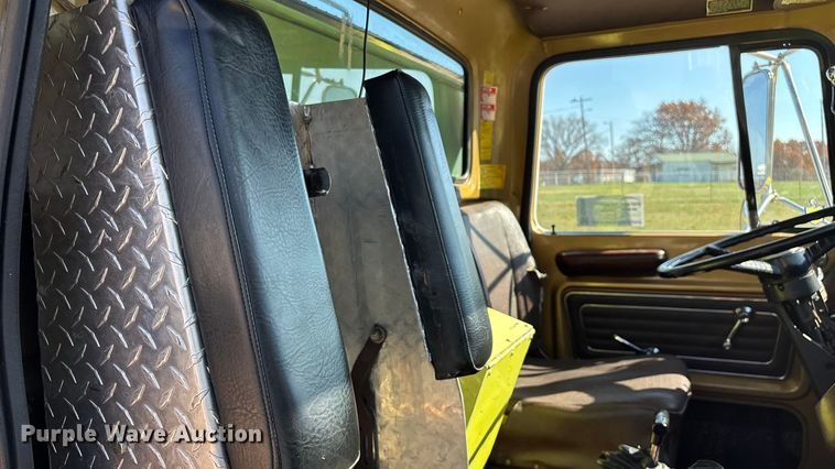 image for item ED2396 1977 Ford 9000 pumper fire truck