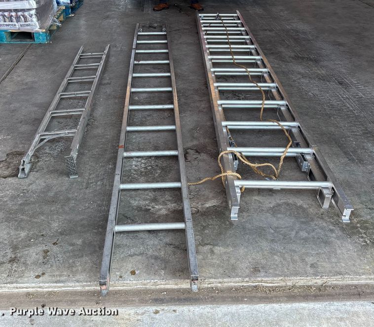 image for item ED2396 1977 Ford 9000 pumper fire truck