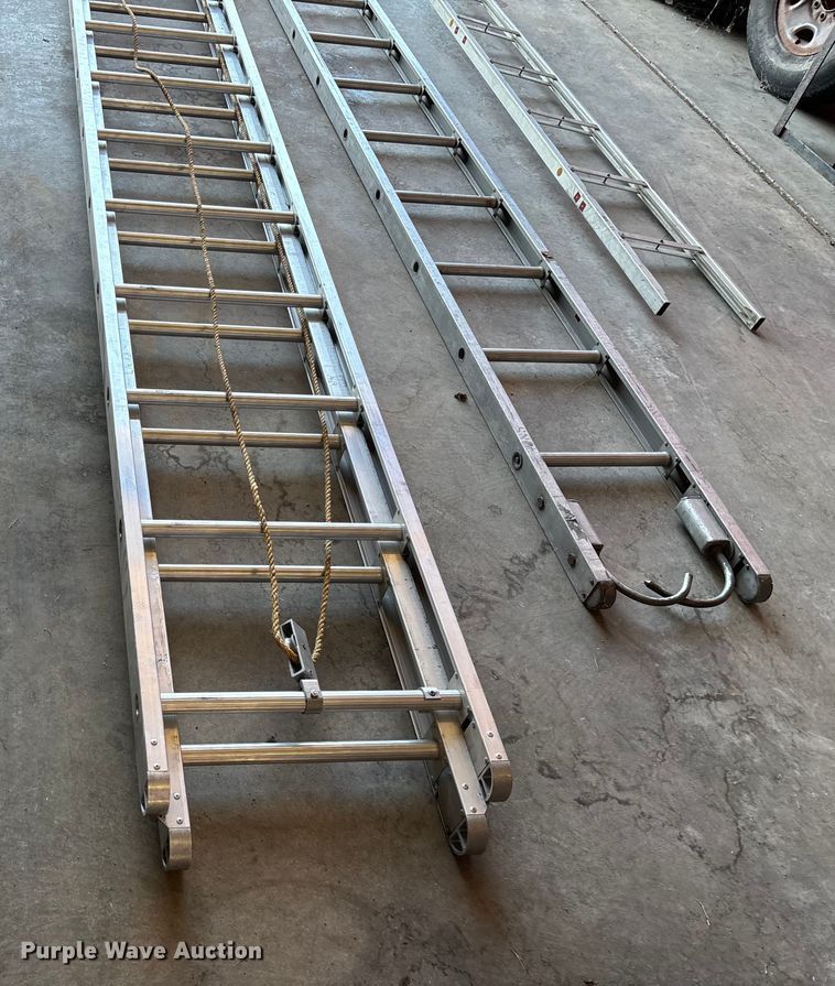 image for item ED2396 1977 Ford 9000 pumper fire truck