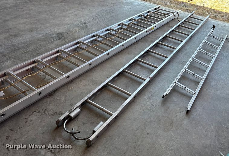 image for item ED2396 1977 Ford 9000 pumper fire truck