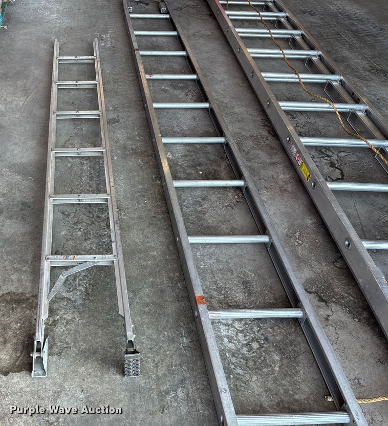 image for item ED2396 1977 Ford 9000 pumper fire truck