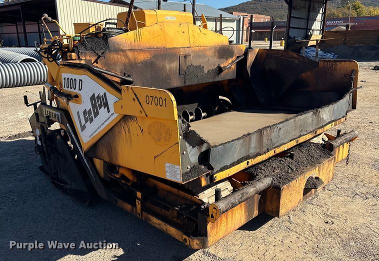 image for item EG8280 2005 LeeBoy L1000 T paver
