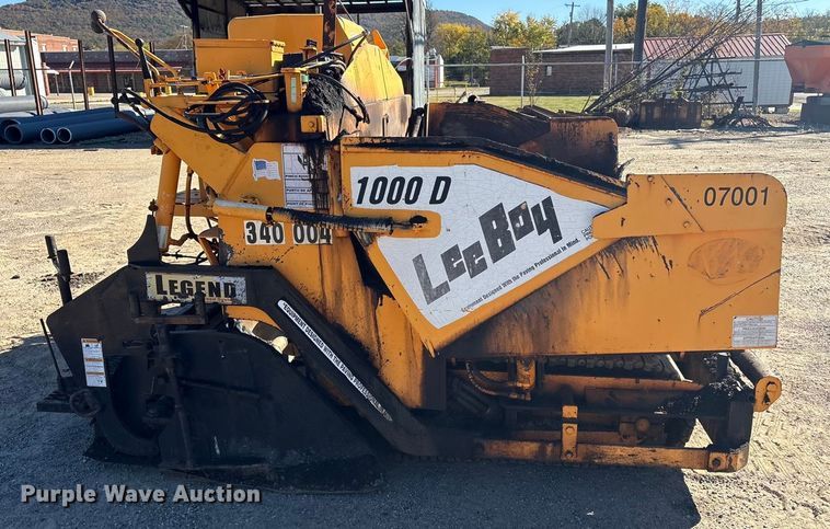 image for item EG8280 2005 LeeBoy L1000 T paver