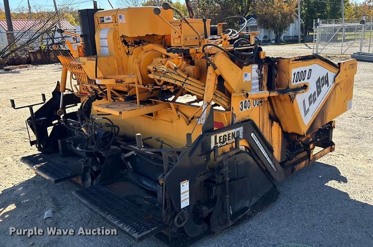 image for item EG8280 2005 LeeBoy L1000 T paver