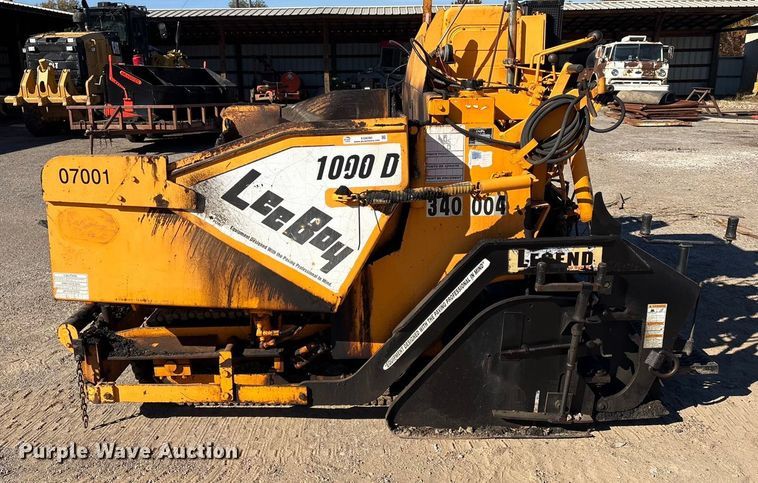 image for item EG8280 2005 LeeBoy L1000 T paver