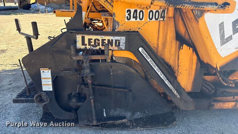 image for item EG8280 2005 LeeBoy L1000 T paver
