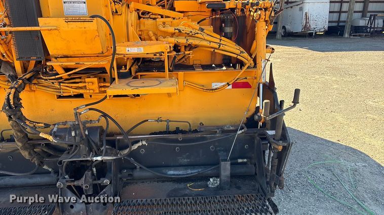 image for item EG8280 2005 LeeBoy L1000 T paver