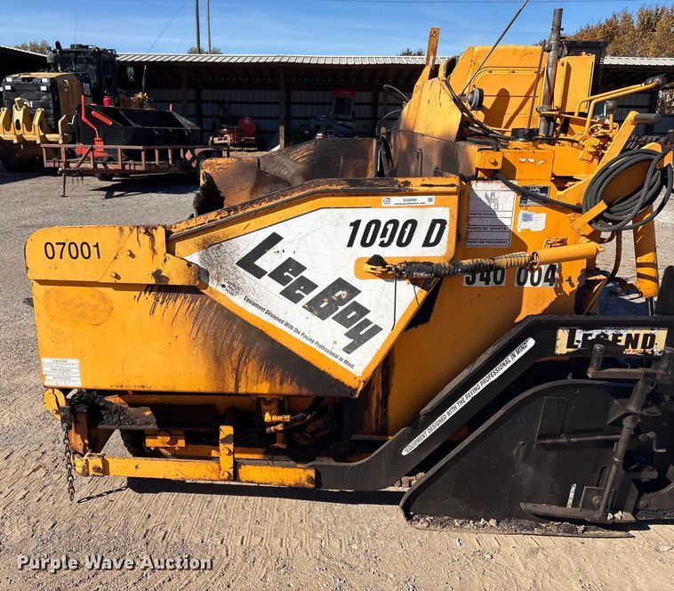 image for item EG8280 2005 LeeBoy L1000 T paver