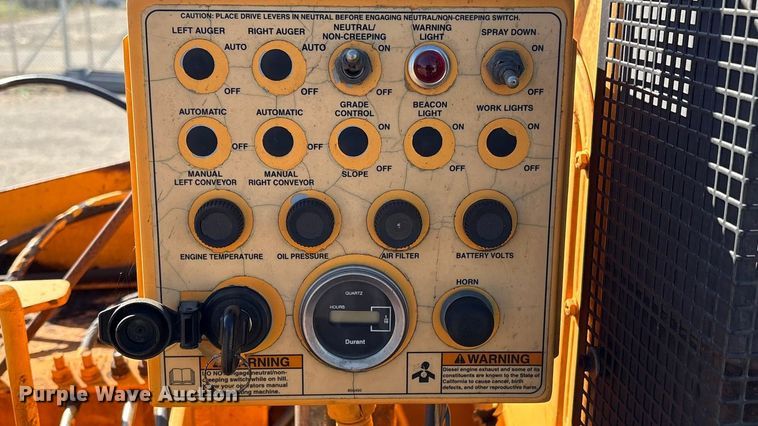 image for item EG8280 2005 LeeBoy L1000 T paver