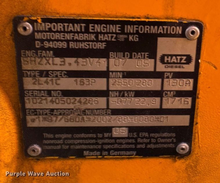 image for item EG8280 2005 LeeBoy L1000 T paver