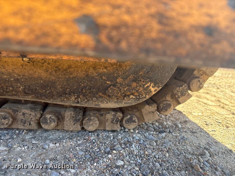 image for item EG8280 2005 LeeBoy L1000 T paver