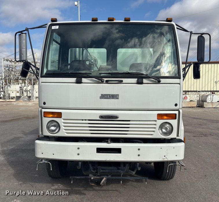 image for item EG8283 2002 Freightliner FC70 street sweeper