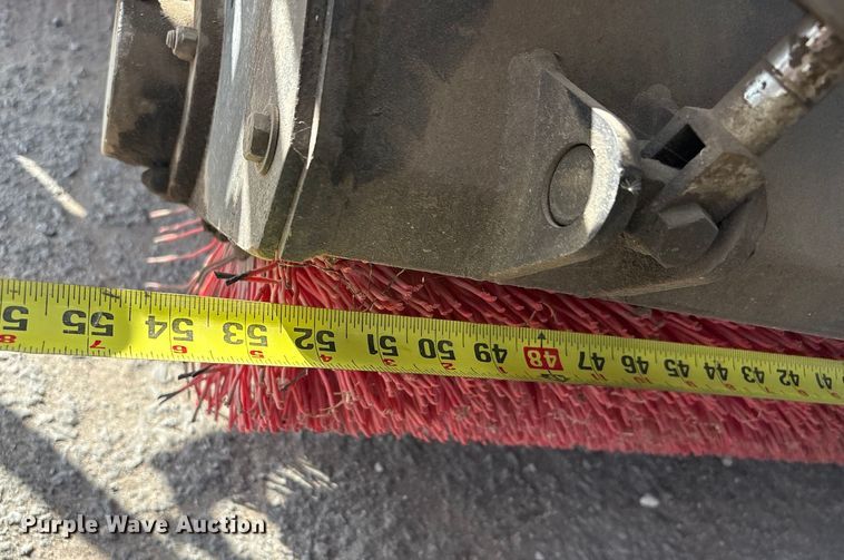 image for item EG8283 2002 Freightliner FC70 street sweeper