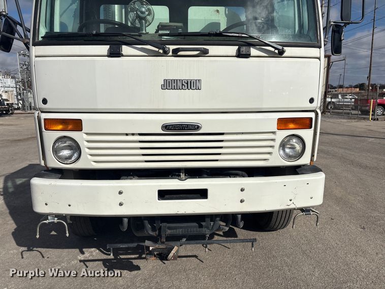 image for item EG8283 2002 Freightliner FC70 street sweeper