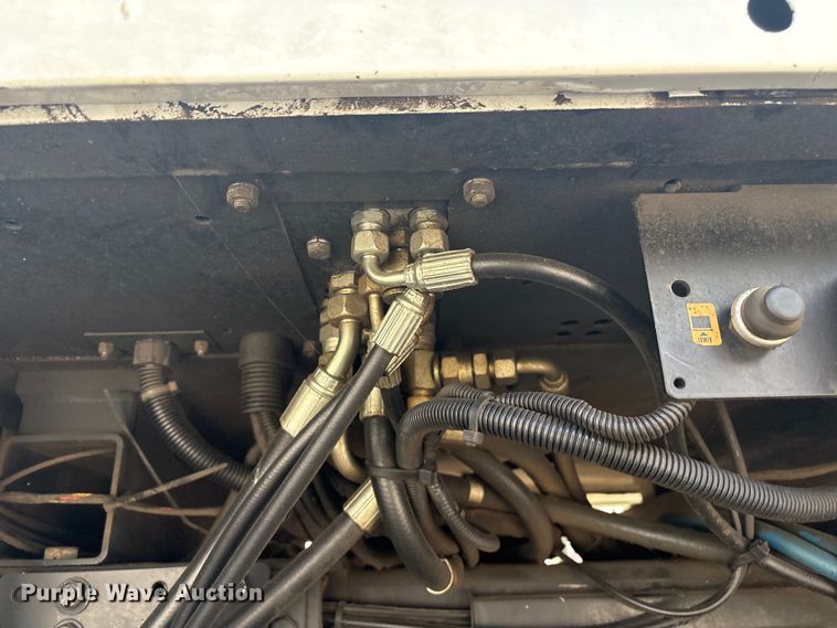 image for item EG8283 2002 Freightliner FC70 street sweeper