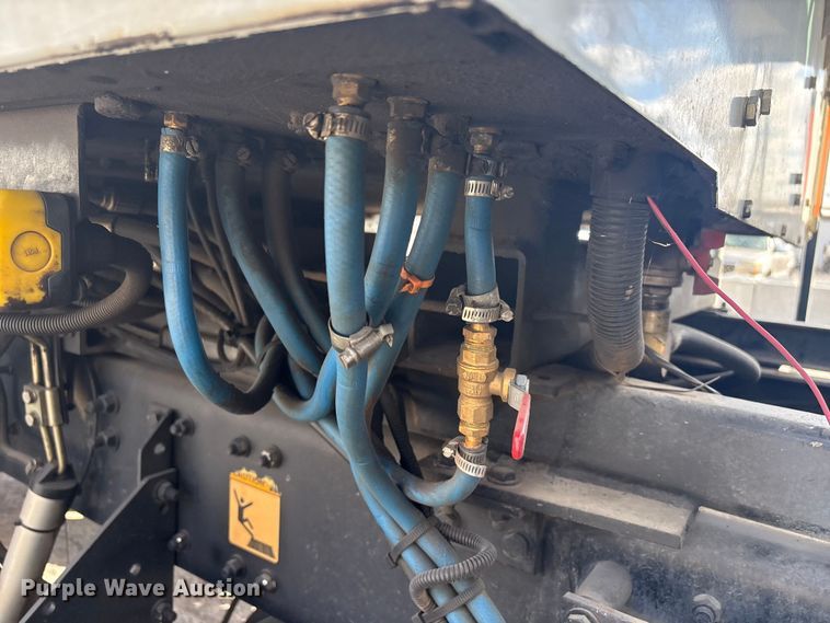 image for item EG8283 2002 Freightliner FC70 street sweeper