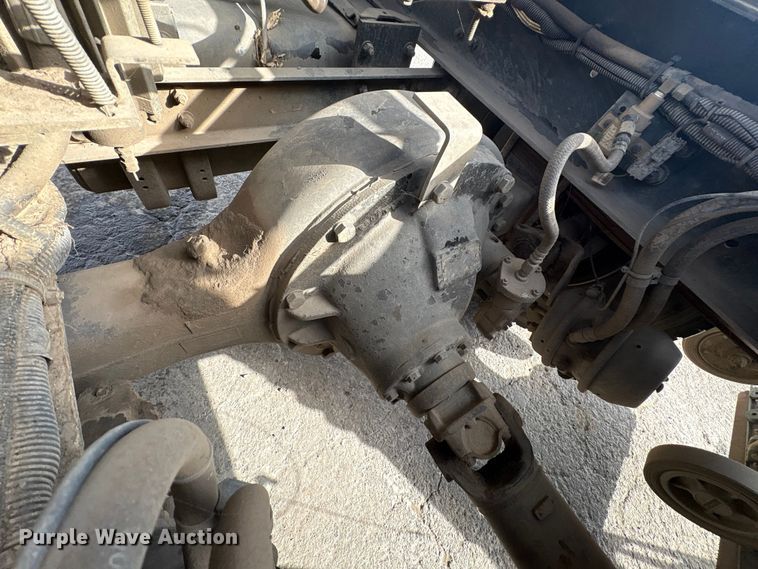 image for item EG8283 2002 Freightliner FC70 street sweeper