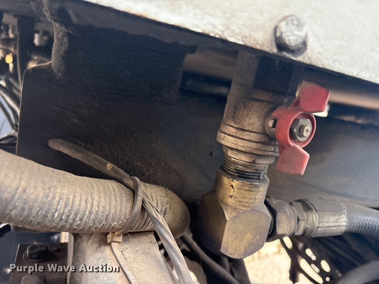 image for item EG8283 2002 Freightliner FC70 street sweeper