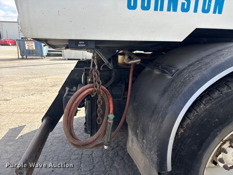 image for item EG8283 2002 Freightliner FC70 street sweeper