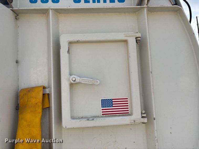 image for item EG8283 2002 Freightliner FC70 street sweeper