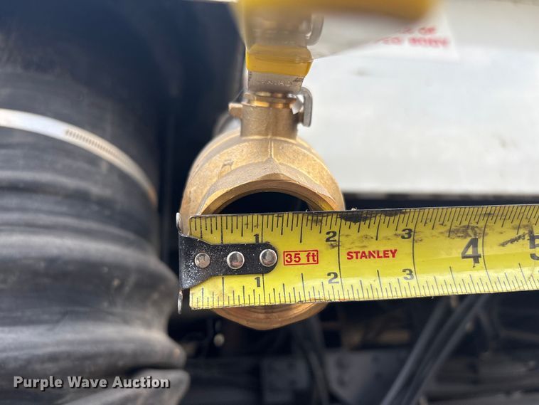 image for item EG8283 2002 Freightliner FC70 street sweeper