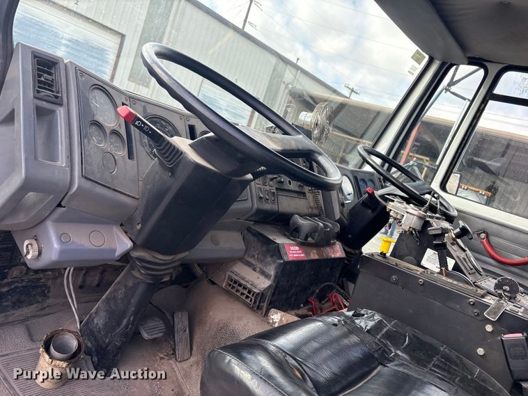 image for item EG8283 2002 Freightliner FC70 street sweeper