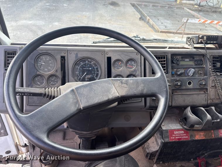 image for item EG8283 2002 Freightliner FC70 street sweeper