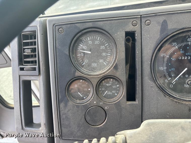 image for item EG8283 2002 Freightliner FC70 street sweeper